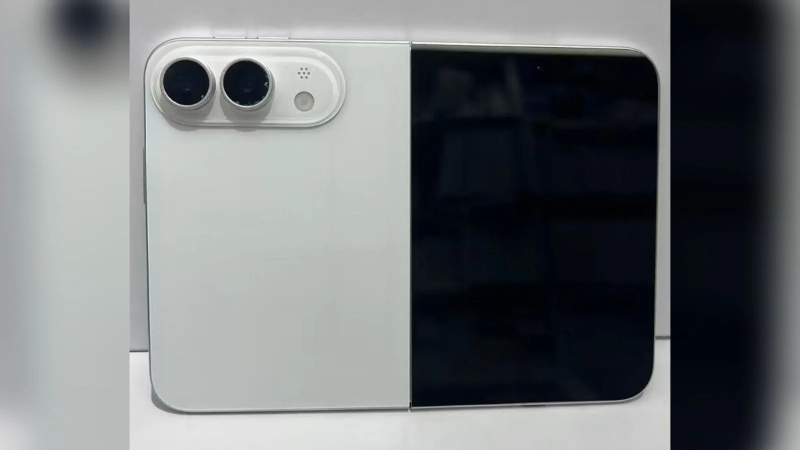 iPhone Fold 折叠屏机模曝光:7.8吋超薄钛金属身,或仅独占白色