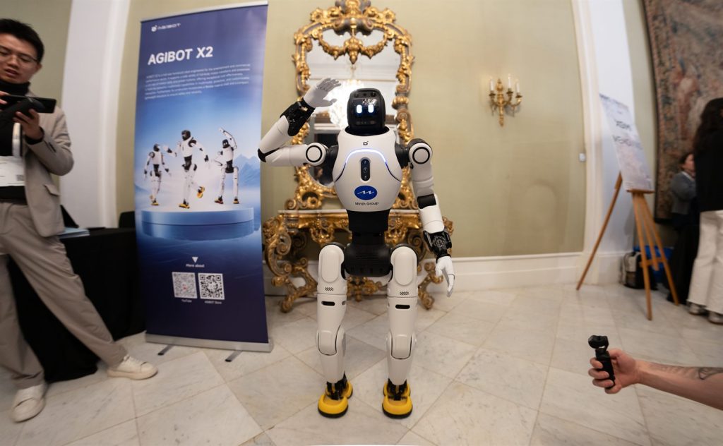 AgiBot X2 人形机器人